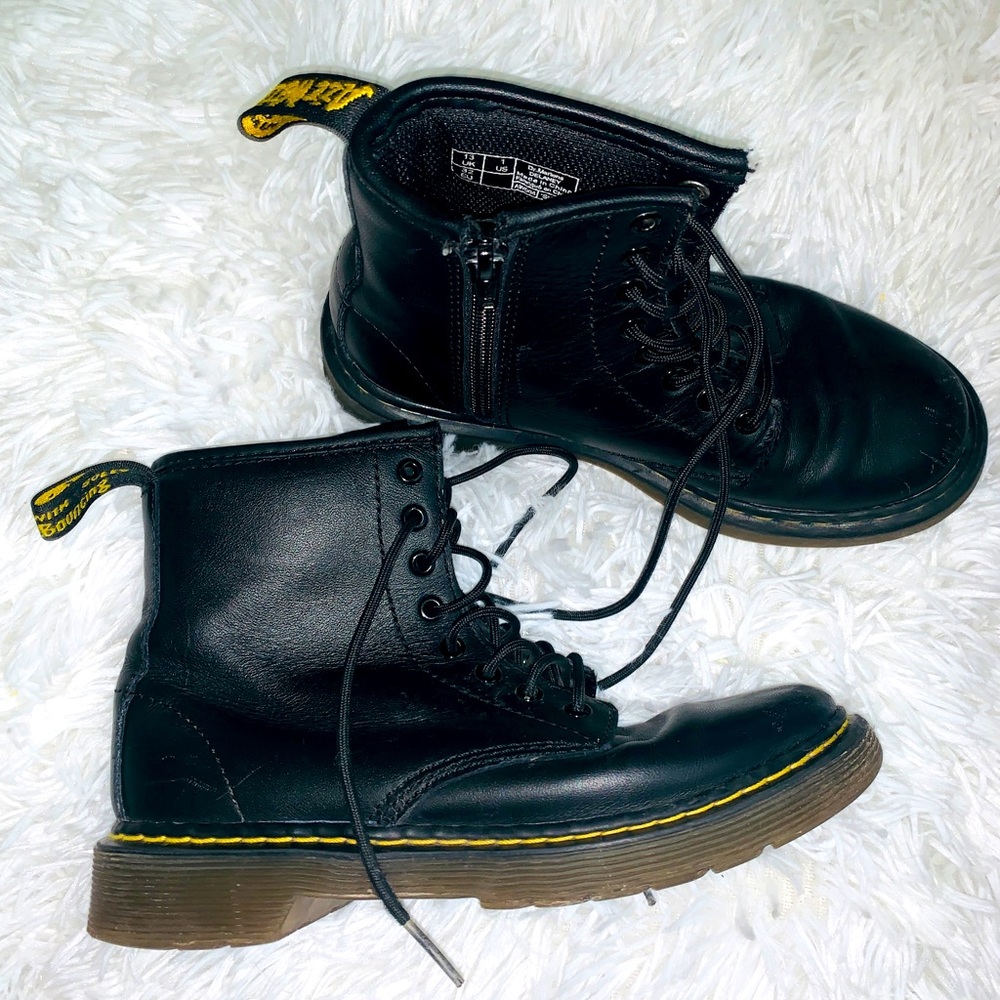 Dr Marten youth / kids combat boots